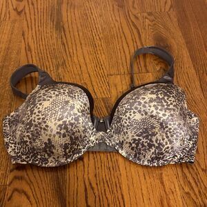 Vanity fair Snake print bra Size 38DD